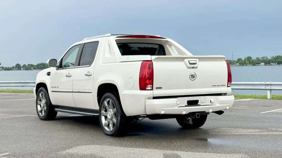 2010 Cadillac Escalade & EXT 3rd Gen - Image 9 of 31