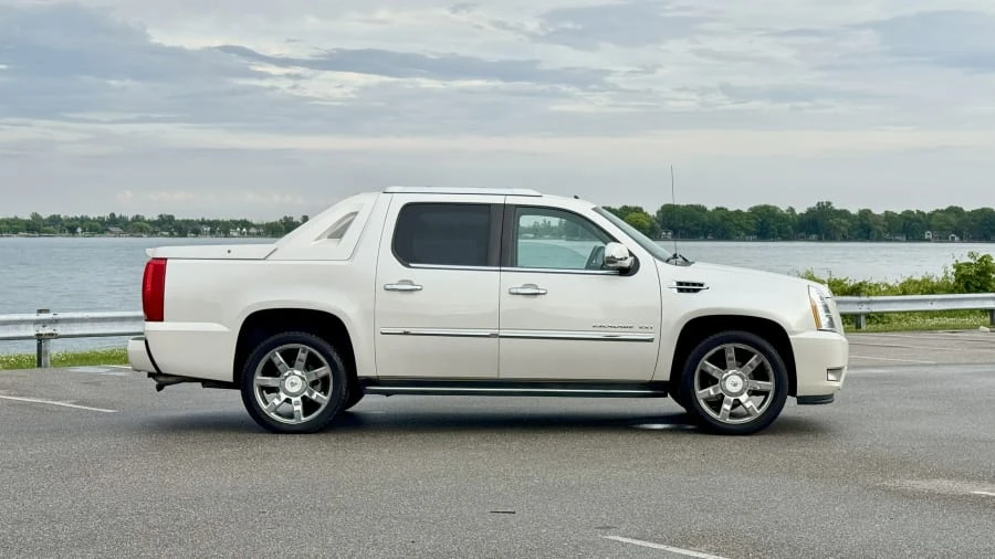 2010 Cadillac Escalade & EXT 3rd Gen - Image 5 of 31