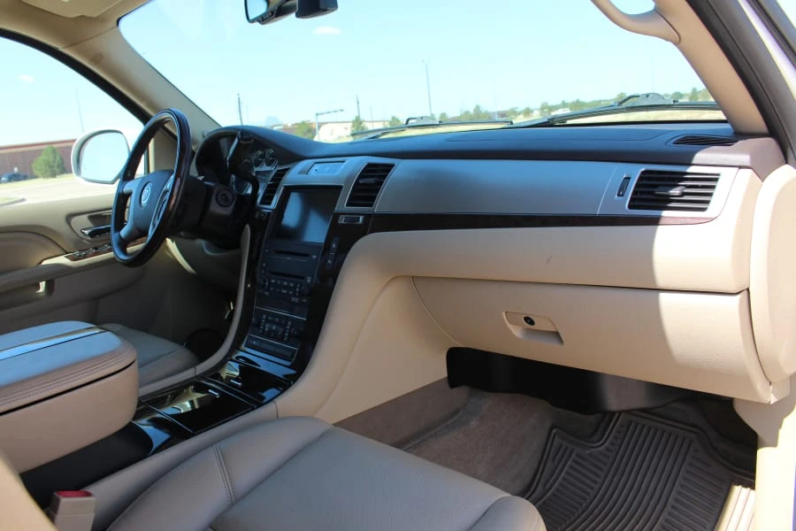 2010 Cadillac Escalade & EXT 3rd Gen - Image 16 of 27