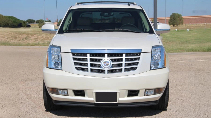 2010 Cadillac Escalade & EXT 3rd Gen - Image 4 of 27