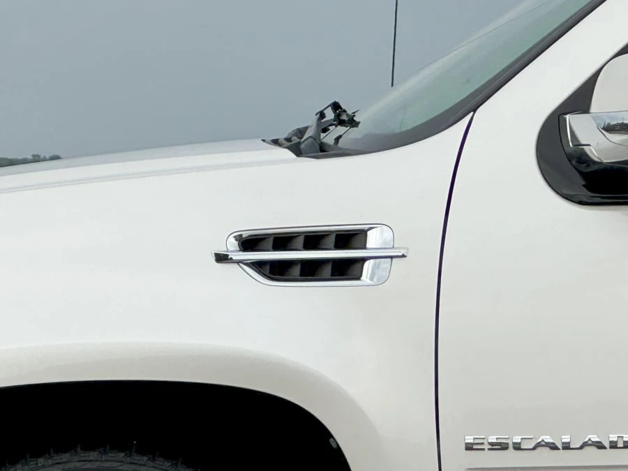 2010 Cadillac Escalade & EXT 3rd Gen - Image 17 of 31