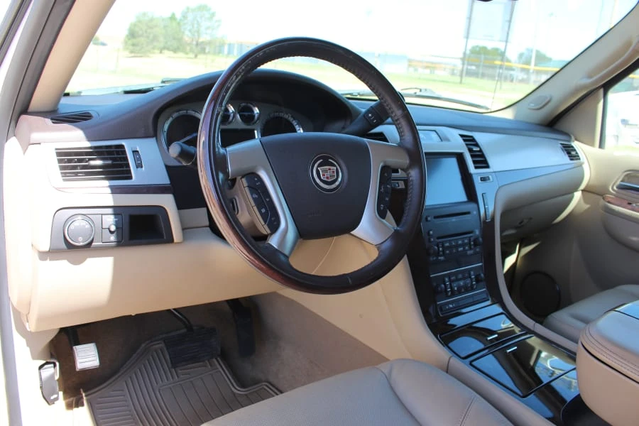 2010 Cadillac Escalade & EXT 3rd Gen - Image 13 of 27