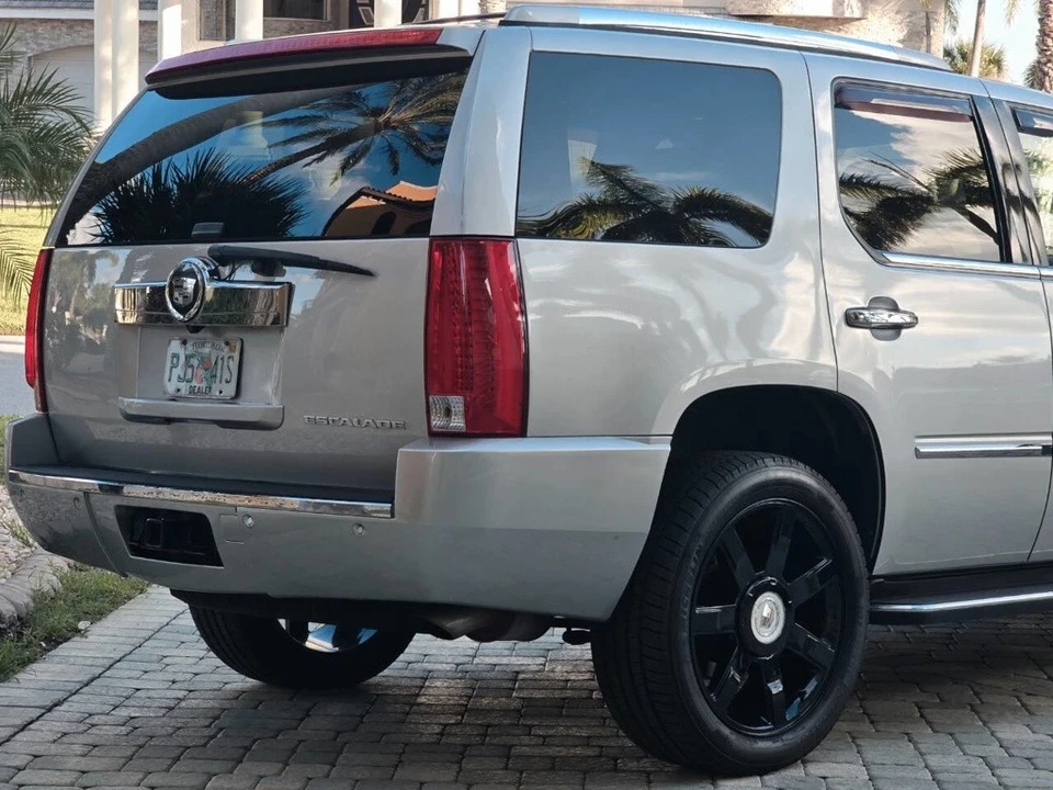 2010 Cadillac Escalade & EXT 3rd Gen - Image 8 of 21