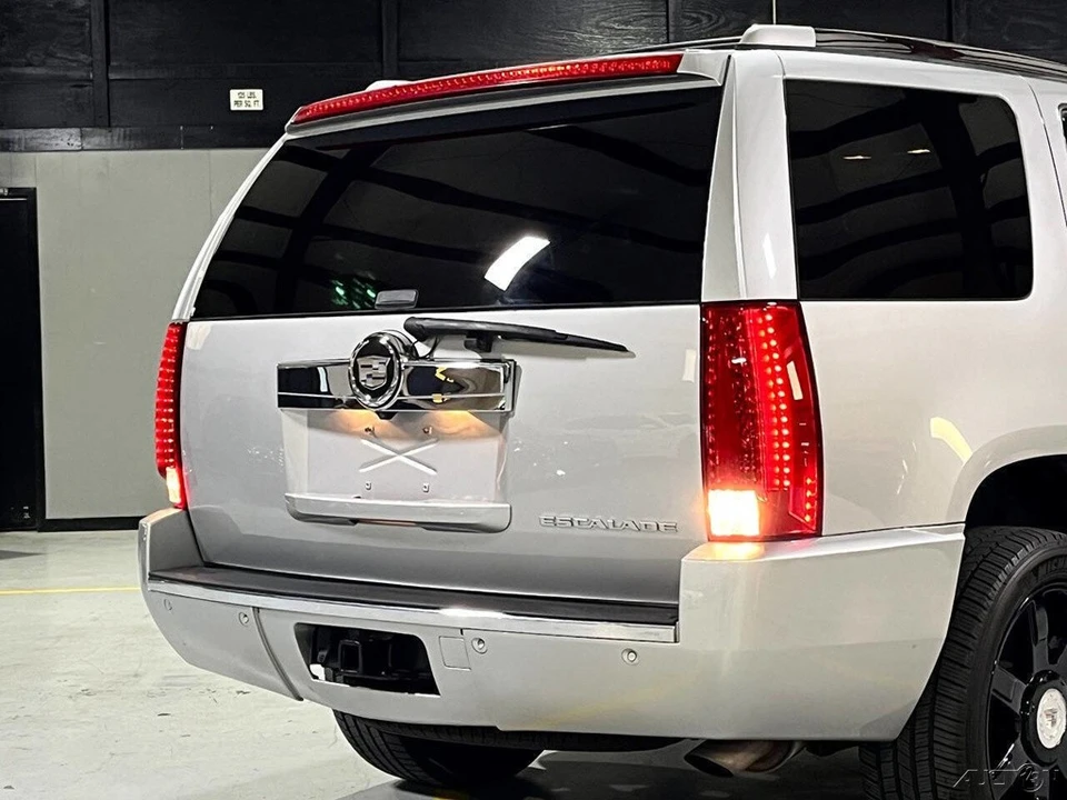 2010 Cadillac Escalade & EXT 3rd Gen - Image 8 of 21
