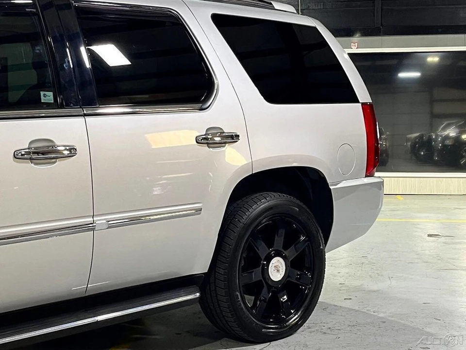2010 Cadillac Escalade & EXT 3rd Gen - Image 5 of 21