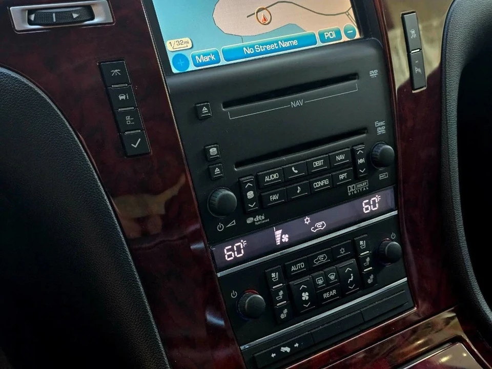 2010 Cadillac Escalade & EXT 3rd Gen - Image 19 of 21