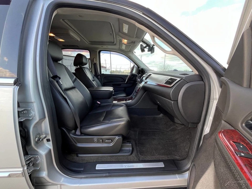 2010 Cadillac Escalade & EXT 3rd Gen - Image 13 of 21