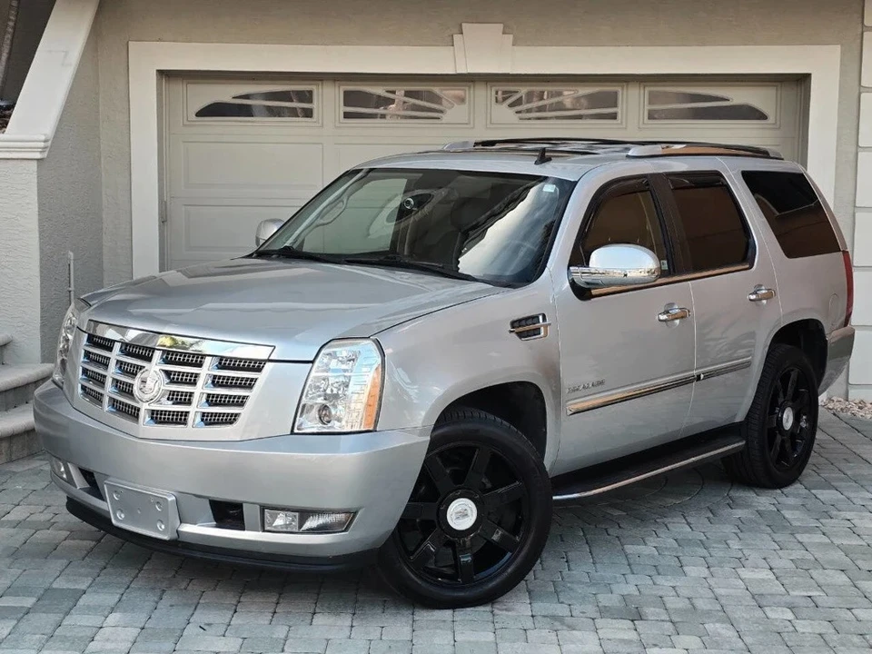 2010 Cadillac Escalade & EXT 3rd Gen - Image 6 of 21