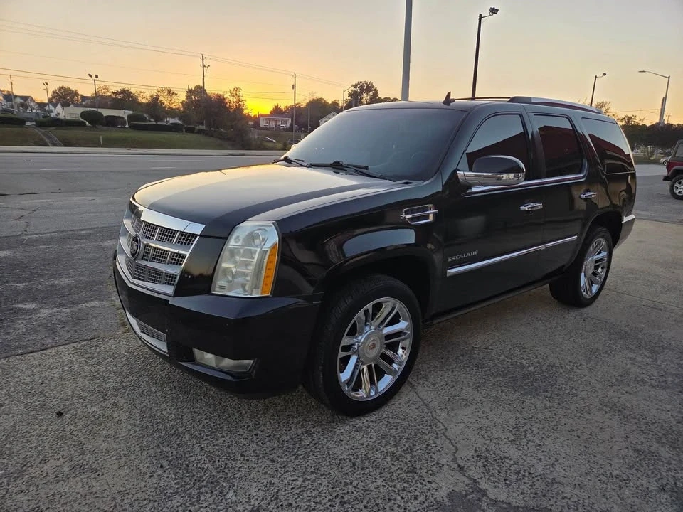 2010 Cadillac Escalade & EXT 3rd Gen - Image 3 of 10