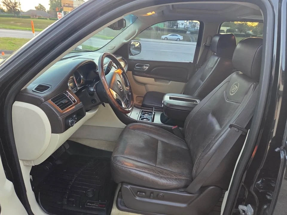 2010 Cadillac Escalade & EXT 3rd Gen - Image 5 of 10