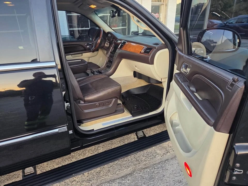 2010 Cadillac Escalade & EXT 3rd Gen - Image 6 of 10