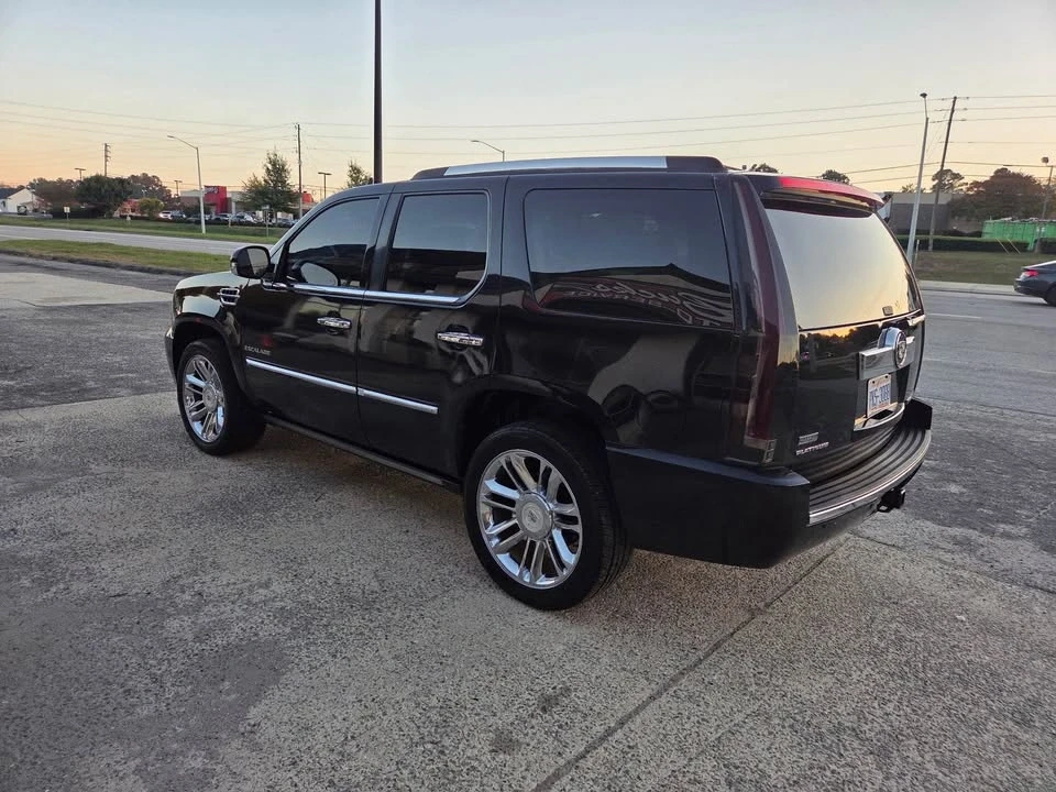 2010 Cadillac Escalade & EXT 3rd Gen - Image 4 of 10