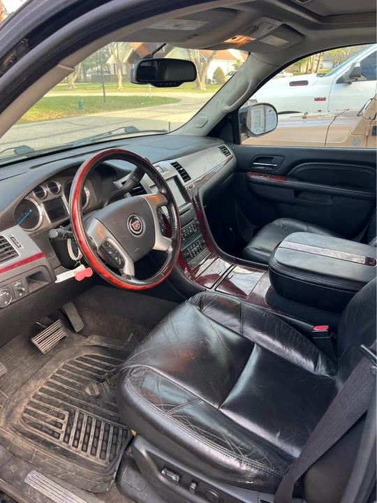 2010 Cadillac Escalade & EXT 3rd Gen - Image 3 of 7