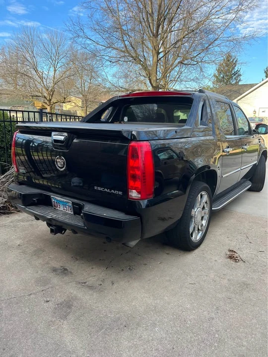 2010 Cadillac Escalade & EXT 3rd Gen - Image 2 of 7