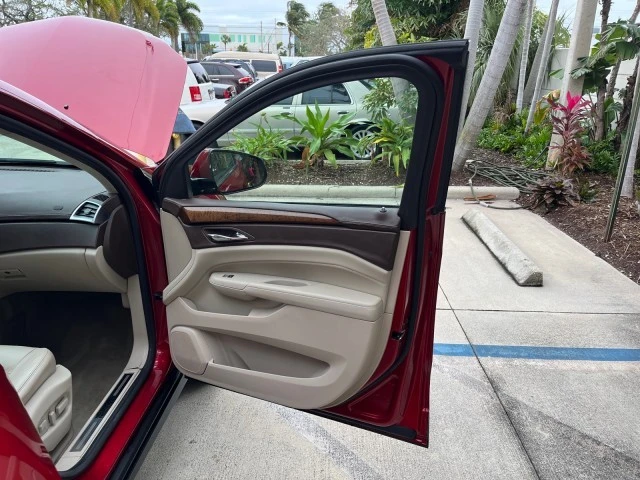 2010 Cadillac SRX - Image 12 of 21