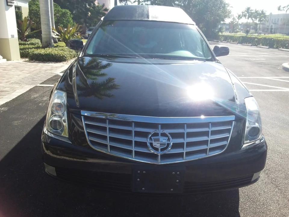 2010 Cadillac DTS - Image 3 of 21