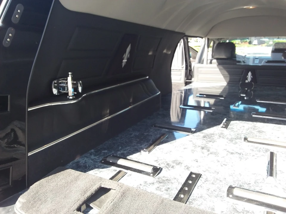2010 Cadillac DTS - Image 15 of 21