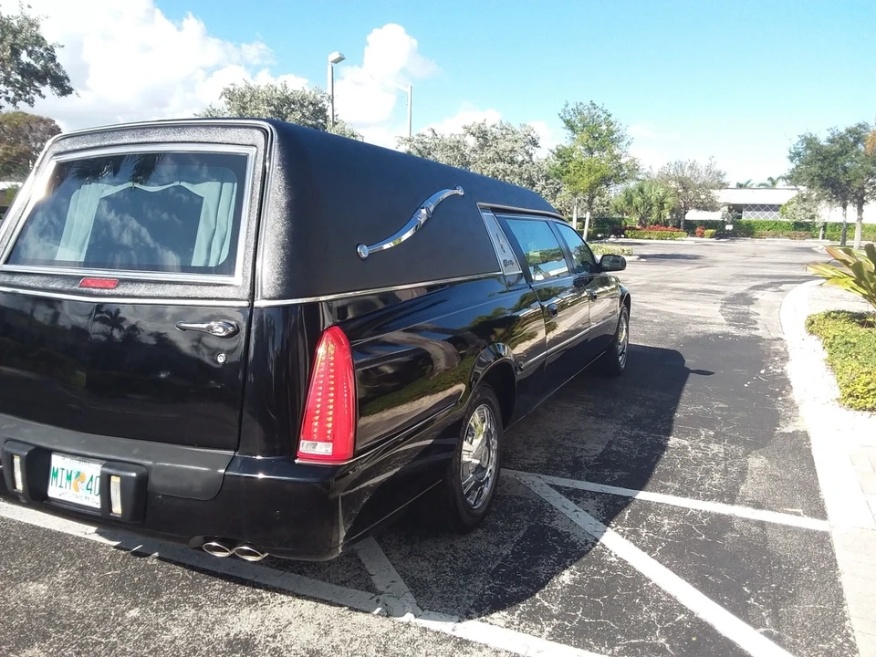 2010 Cadillac DTS - Image 6 of 21