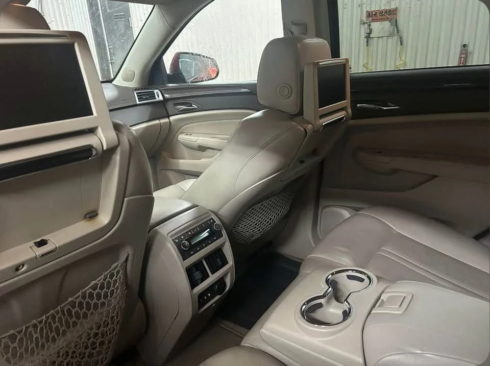 2010 Cadillac SRX - Image 10 of 18