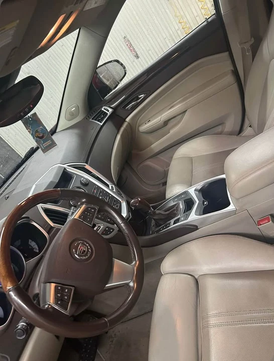 2010 Cadillac SRX - Image 9 of 18