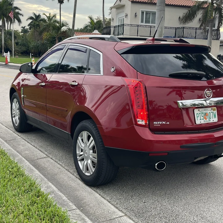 2010 Cadillac SRX - Image 9 of 12