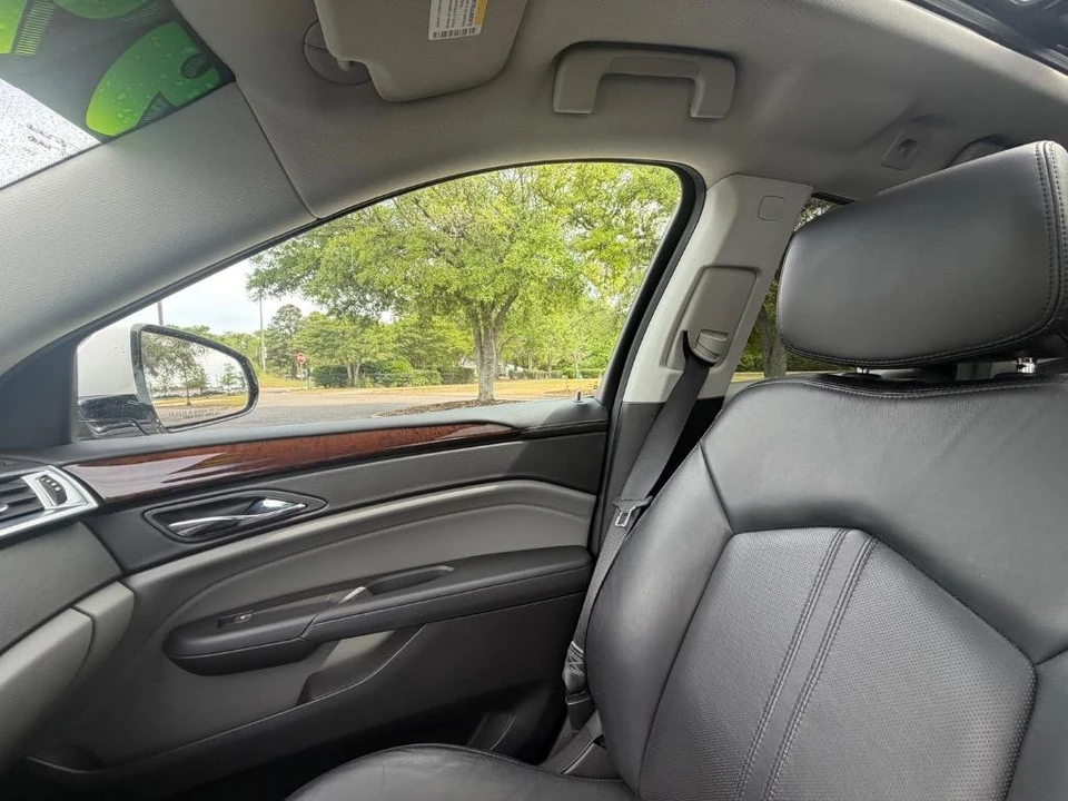 2010 Cadillac SRX - Image 16 of 21