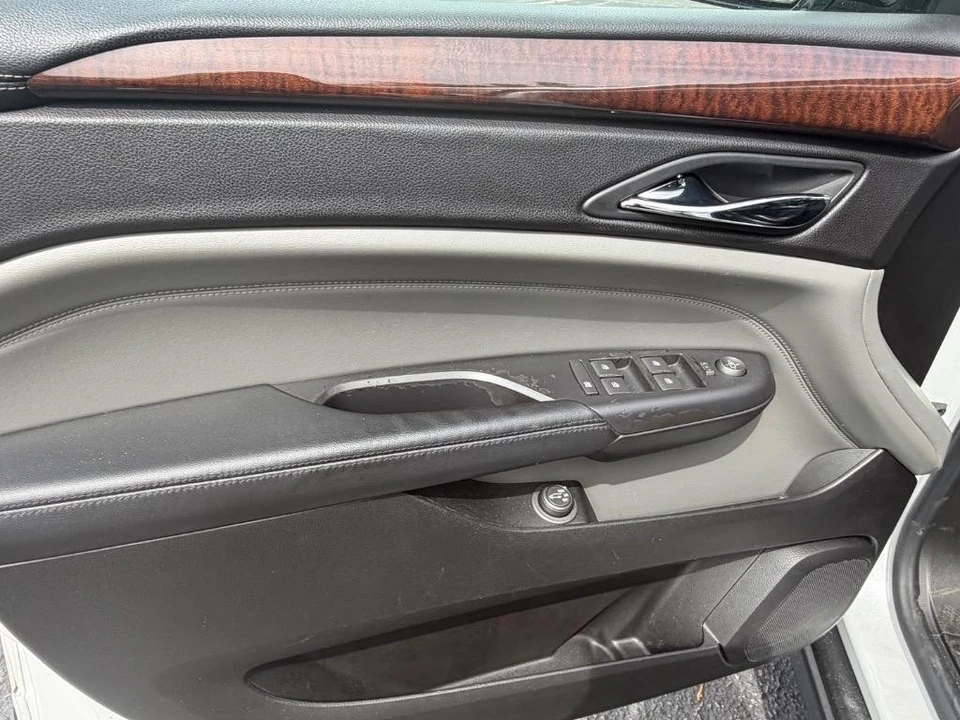 2010 Cadillac SRX - Image 3 of 21