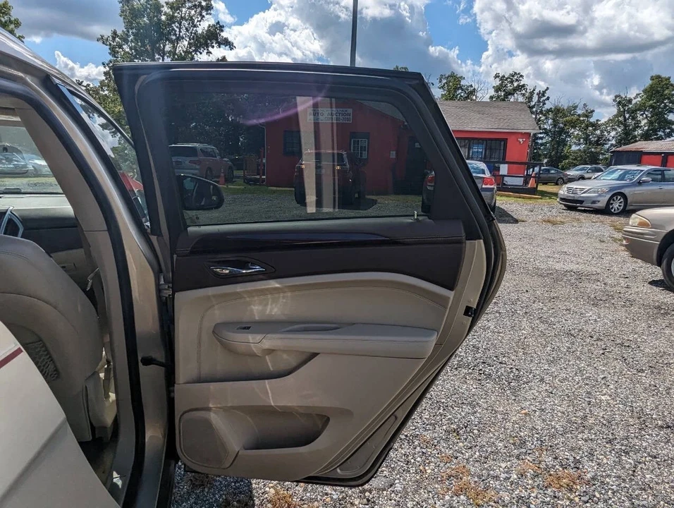 2010 Cadillac SRX - Image 16 of 21