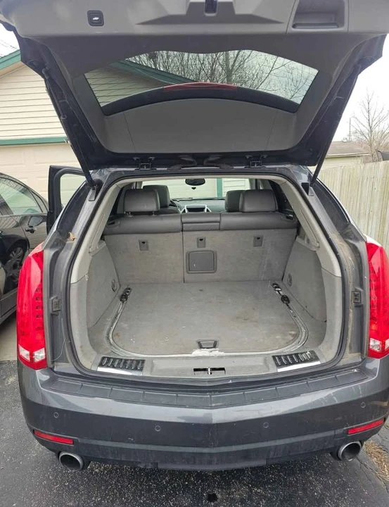 2010 Cadillac SRX - Image 2 of 8