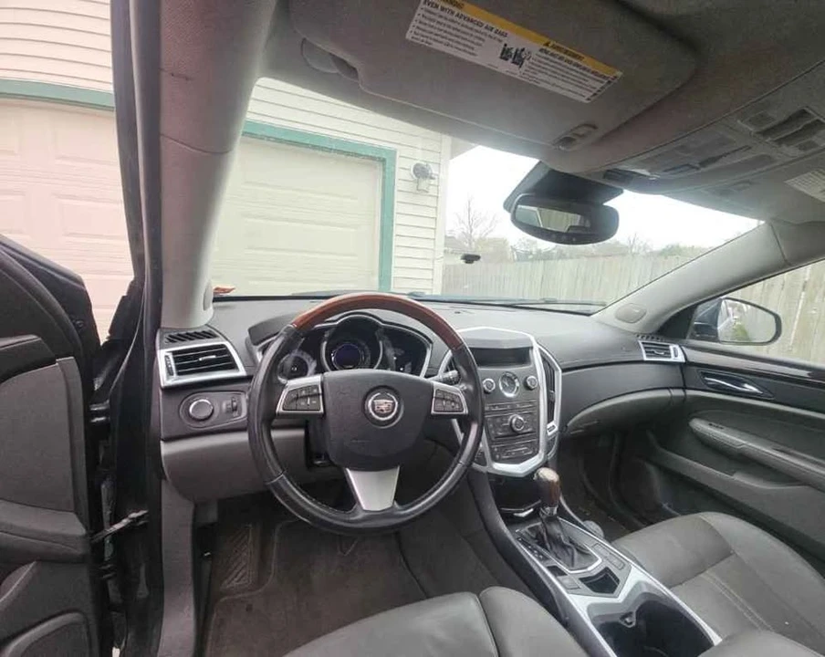 2010 Cadillac SRX - Image 6 of 8