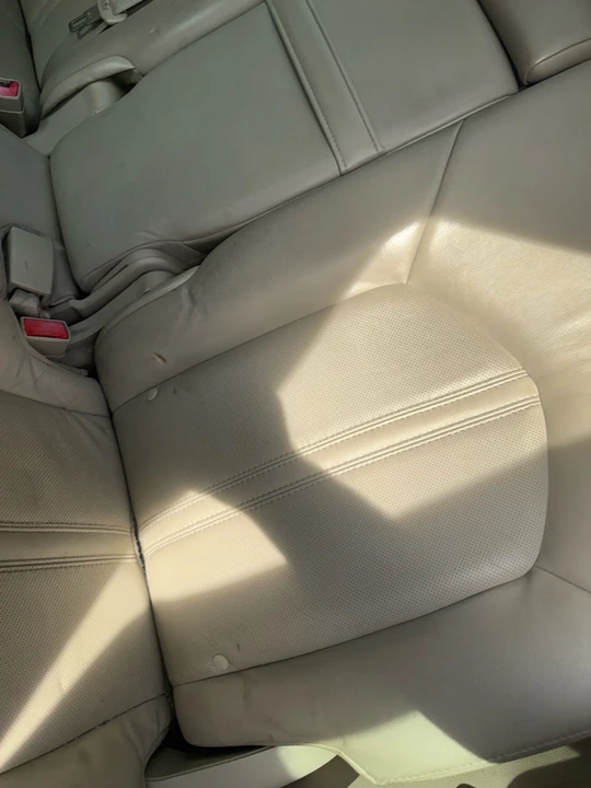 2010 Cadillac SRX - Image 8 of 9