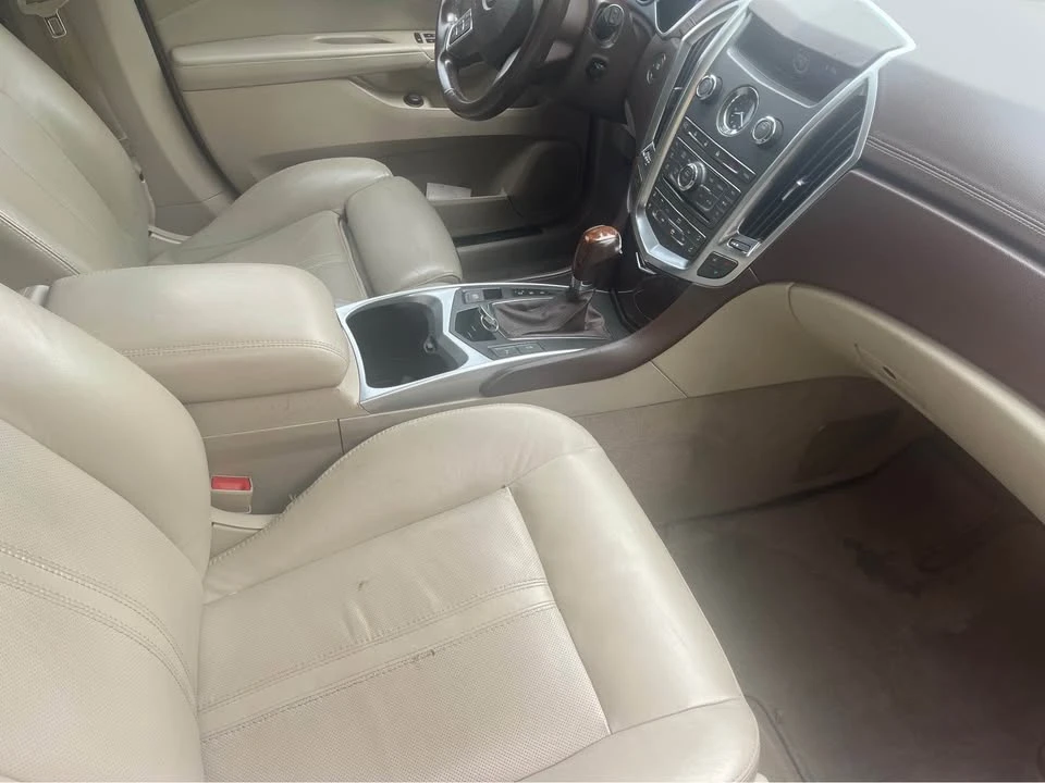 2010 Cadillac SRX - Image 2 of 7