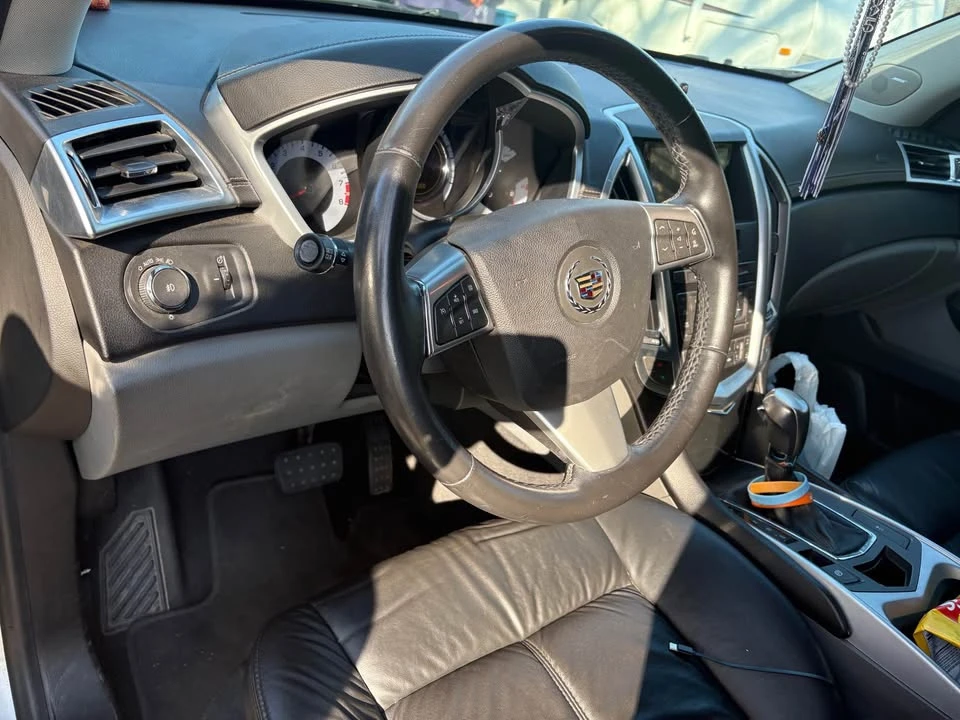 2010 Cadillac SRX - Image 5 of 6