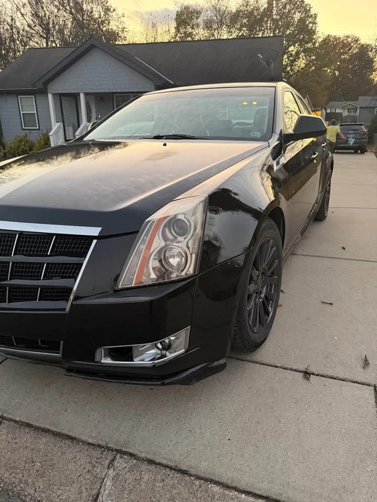 2010 Cadillac STS-V - Image 4 of 15