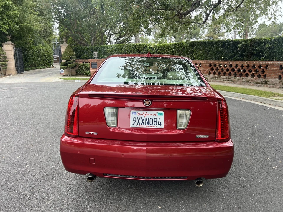 2010 Cadillac STS - Image 10 of 31