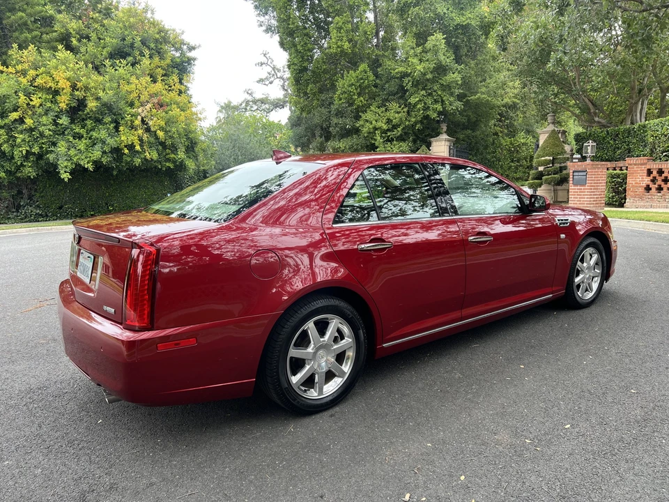 2010 Cadillac STS - Image 7 of 31