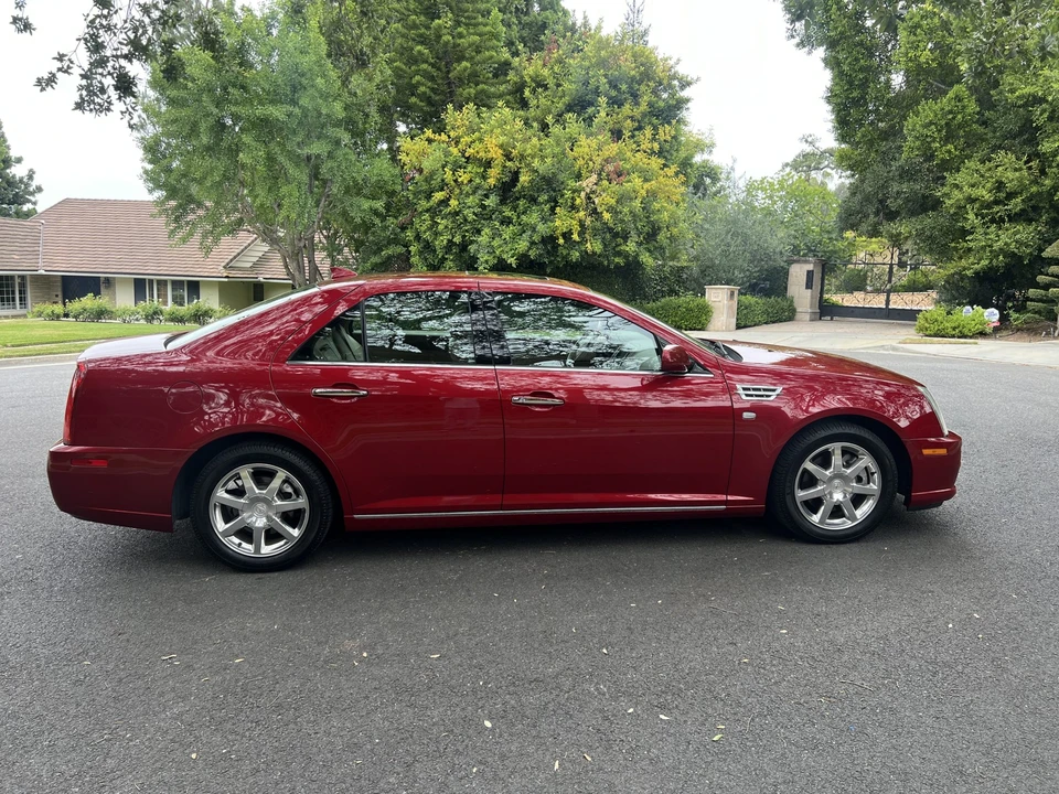 2010 Cadillac STS - Image 6 of 31