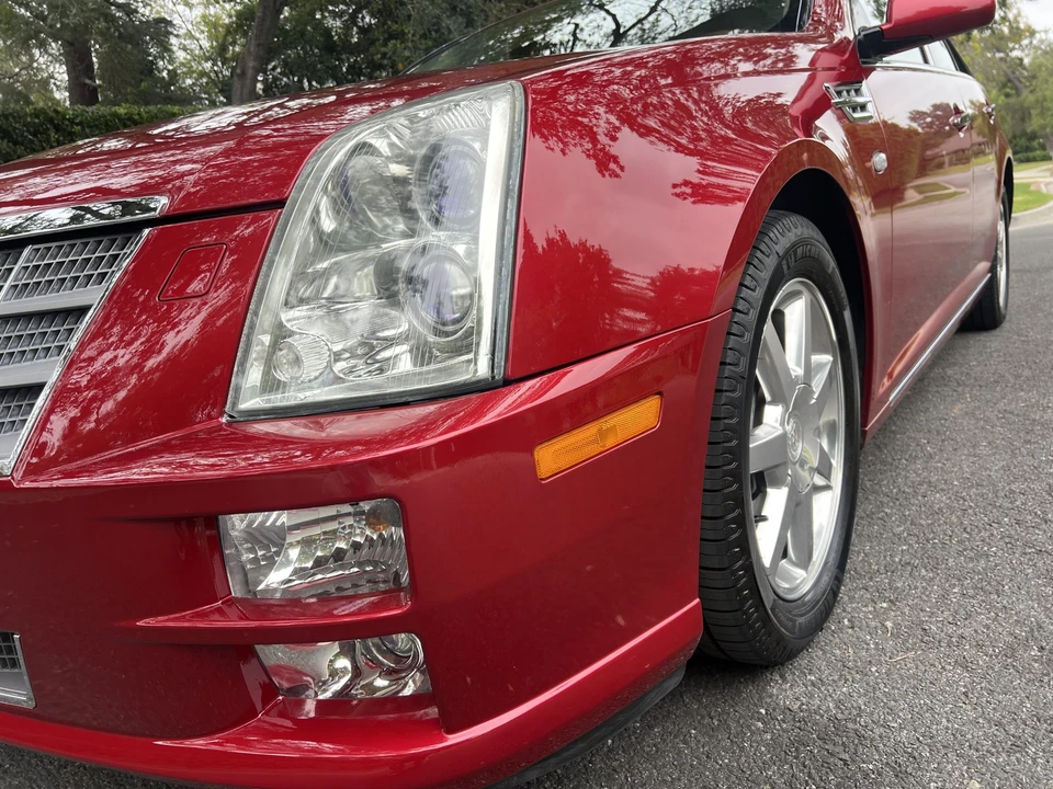 2010 Cadillac STS - Image 20 of 31