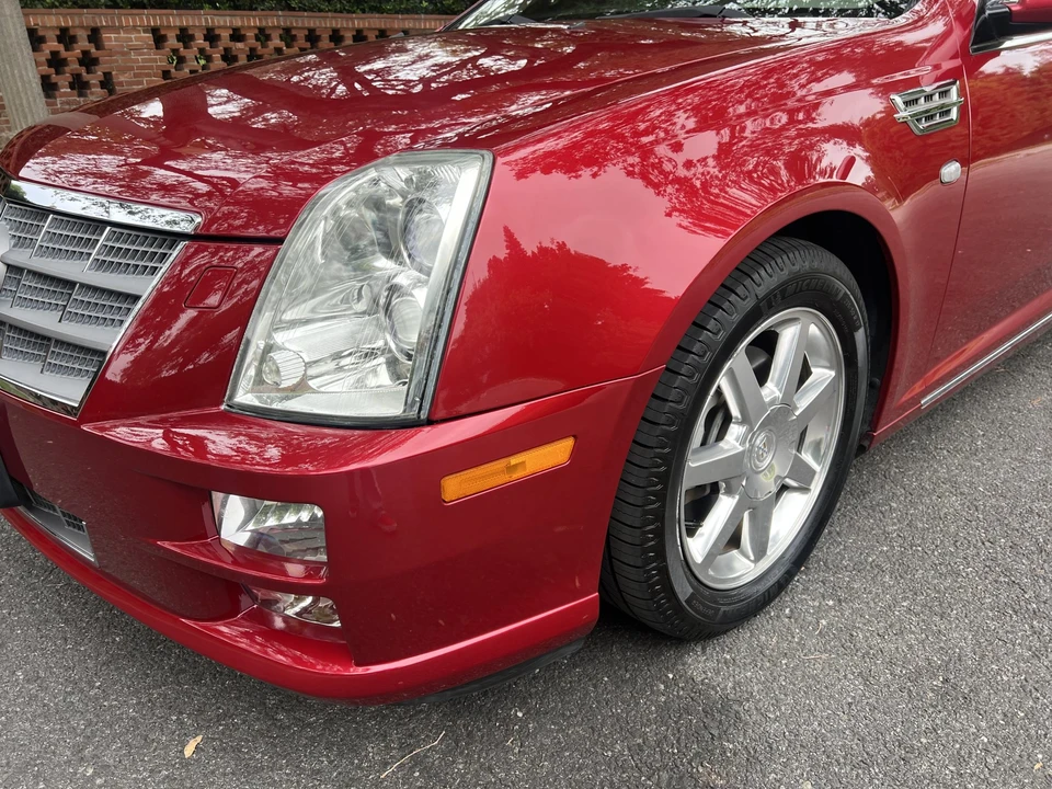 2010 Cadillac STS - Image 19 of 31