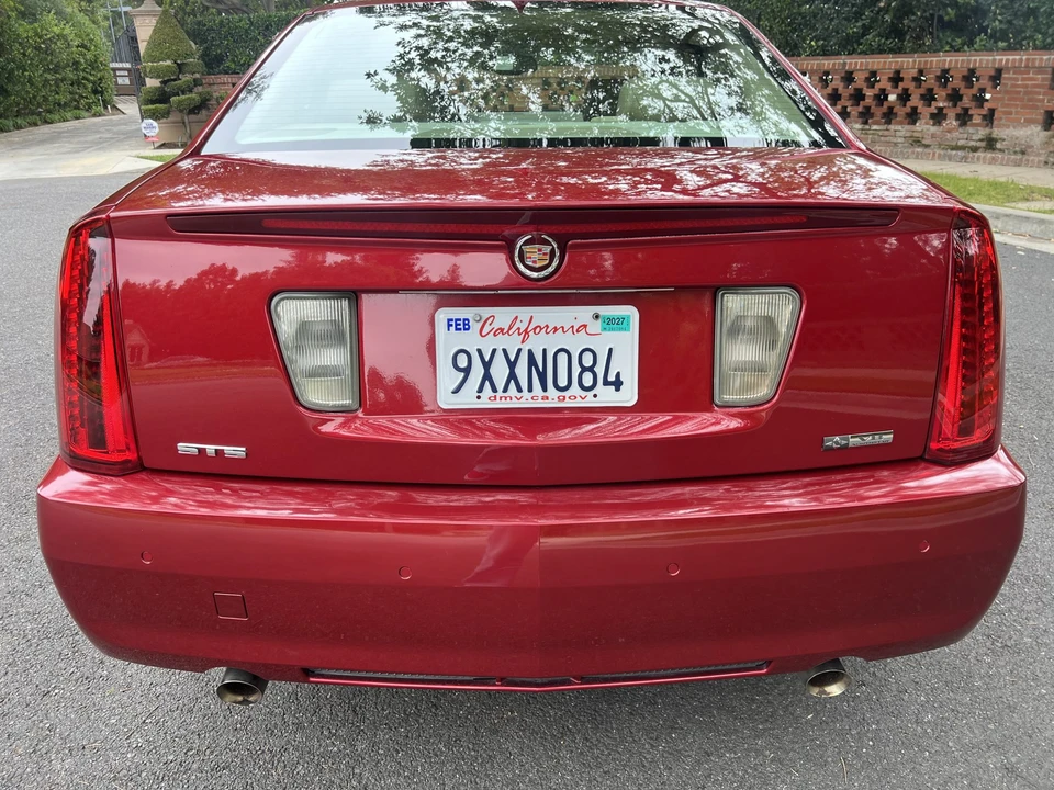 2010 Cadillac STS - Image 11 of 31