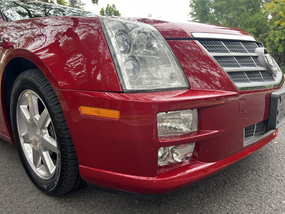 2010 Cadillac STS - Image 22 of 31