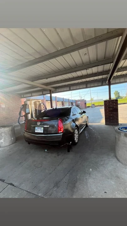 2010 Cadillac CT4 - Image 2 of 8