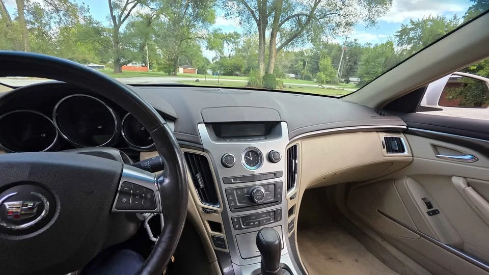 2010 Cadillac CT4 - Image 5 of 10