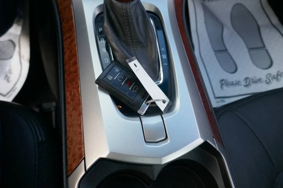 2010 Cadillac CTS 2nd Gen - Image 9 of 20