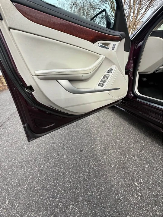 2010 Cadillac CTS 2nd Gen - Image 11 of 16