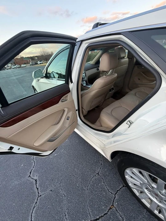 2010 Cadillac CTS 2nd Gen - Image 11 of 19
