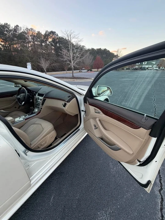 2010 Cadillac CTS 2nd Gen - Image 16 of 19