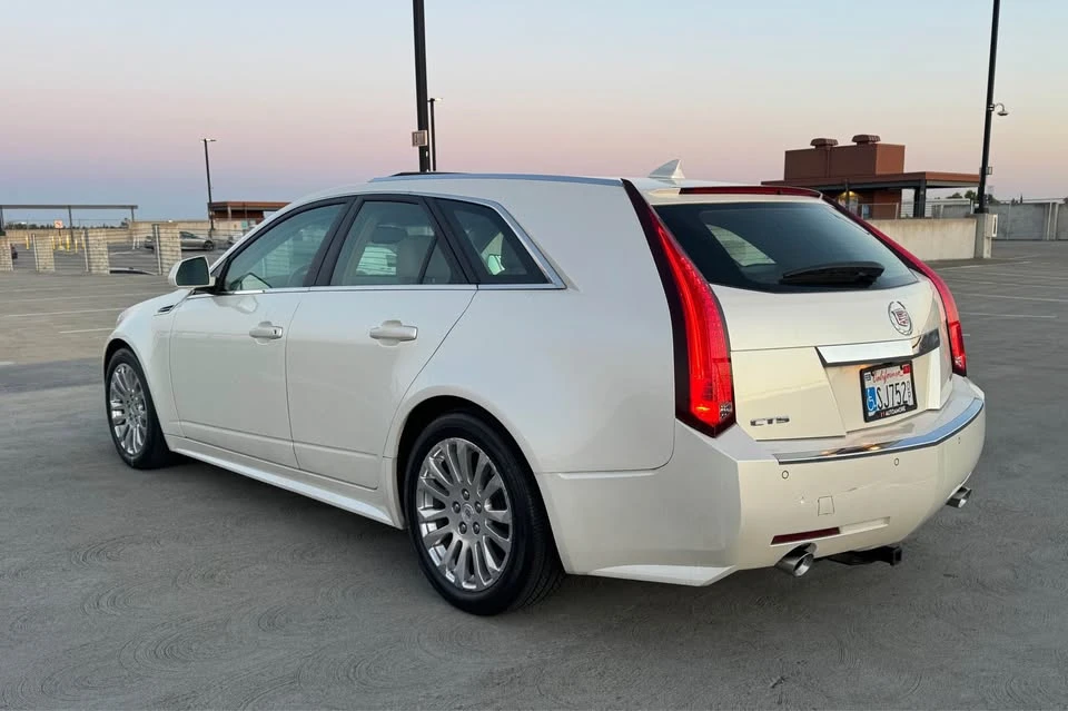 2010 Cadillac CTS 2nd Gen - Image 4 of 10