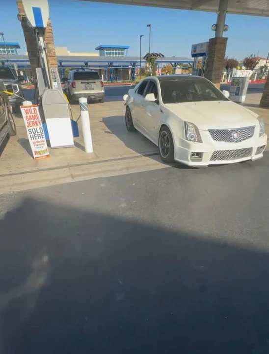 2010 Cadillac CTS-V 2nd Gen - Image 2 of 2
