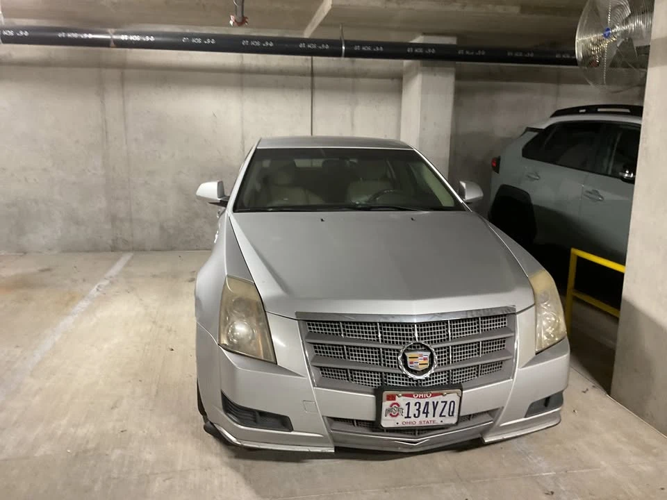 2010 Cadillac DTS - Image 3 of 9
